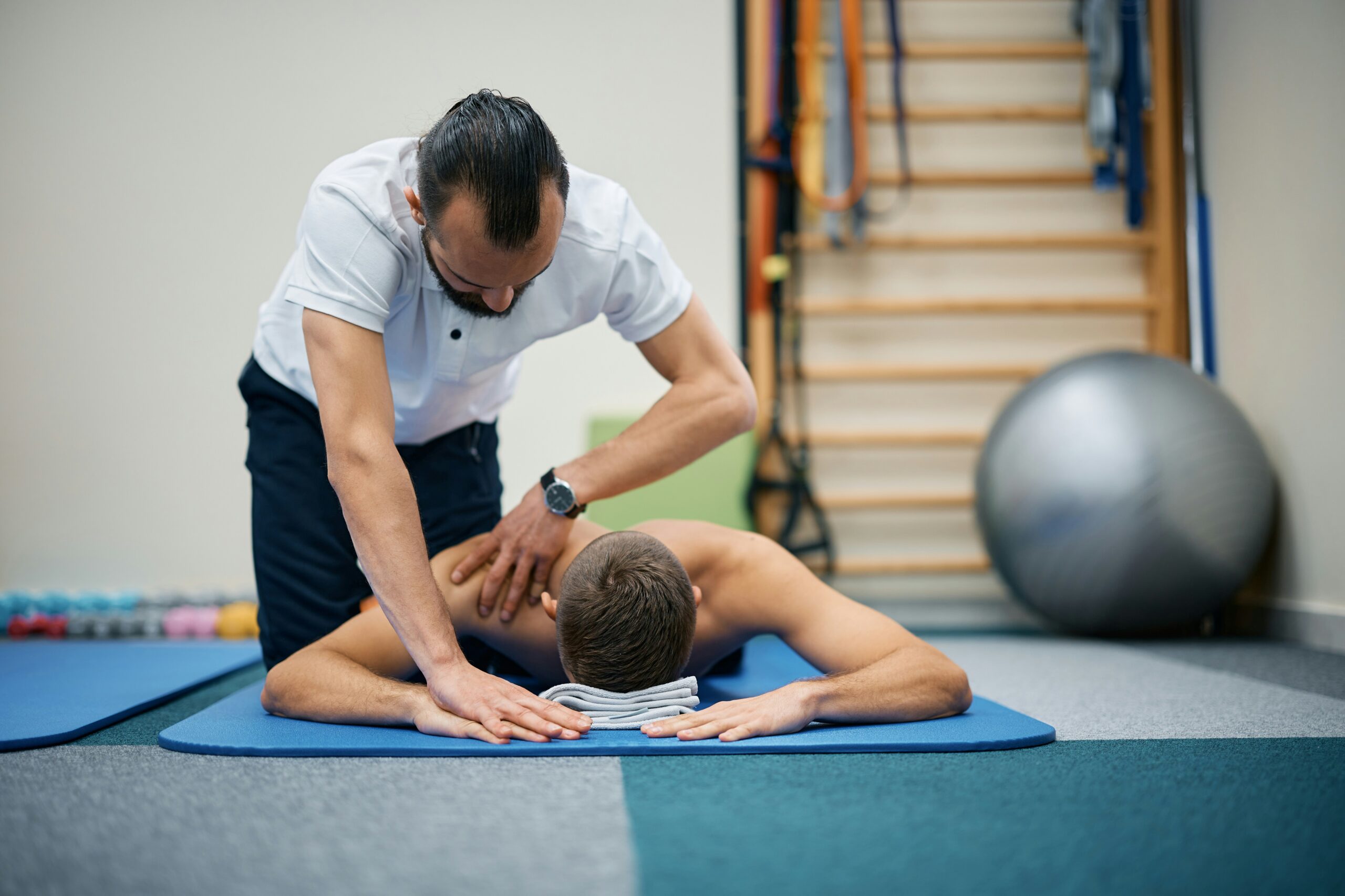 Orthopedic sports therapy for knee injury rehabilitation